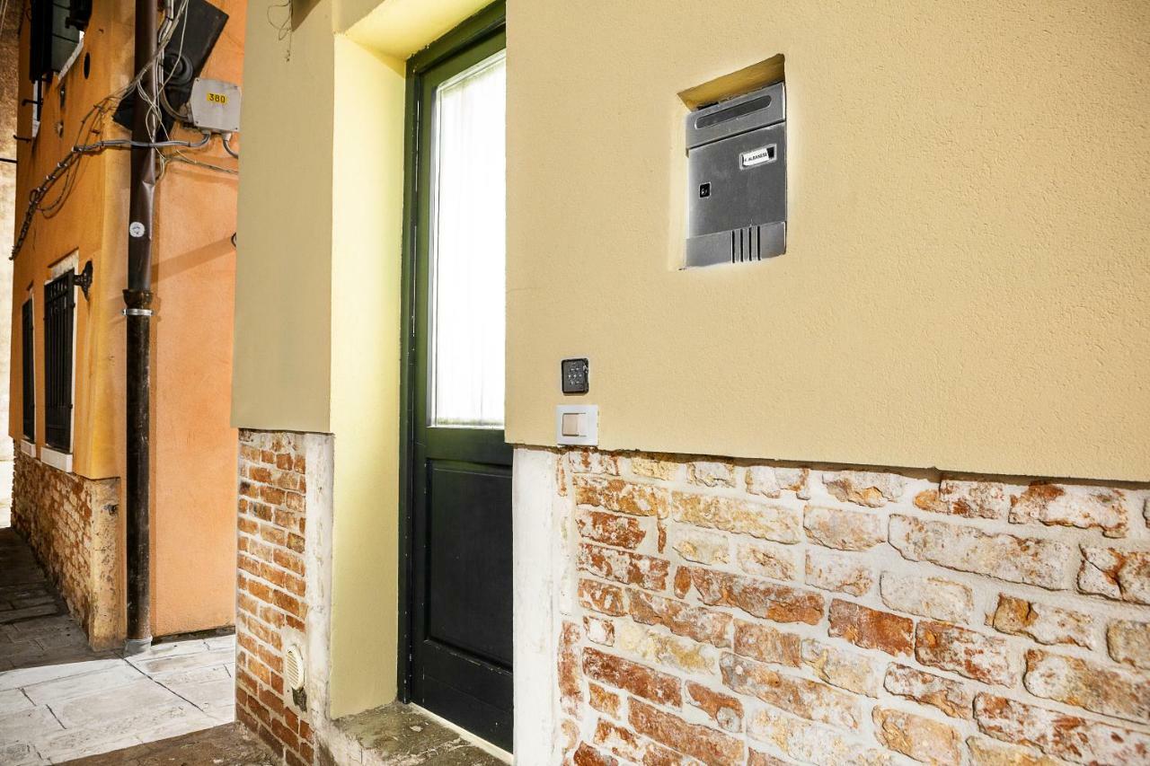 Cà Biennale: scoprire gli angoli nascosti! Veneza Exterior foto